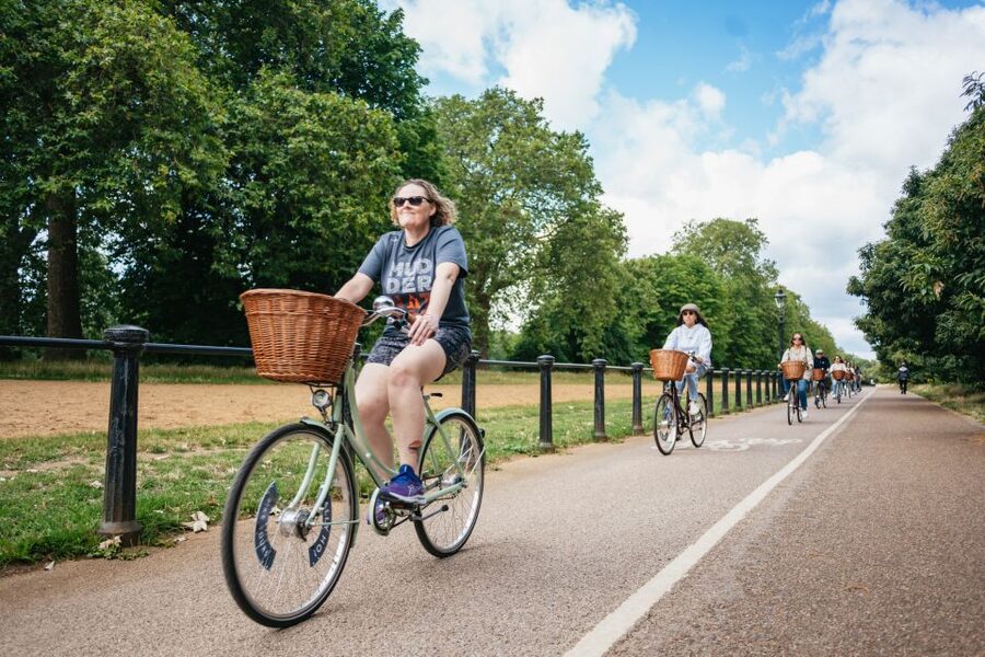 London: Landmarks & Secrets Bike Tour with Pub & Street Art - What the $101 price gives you