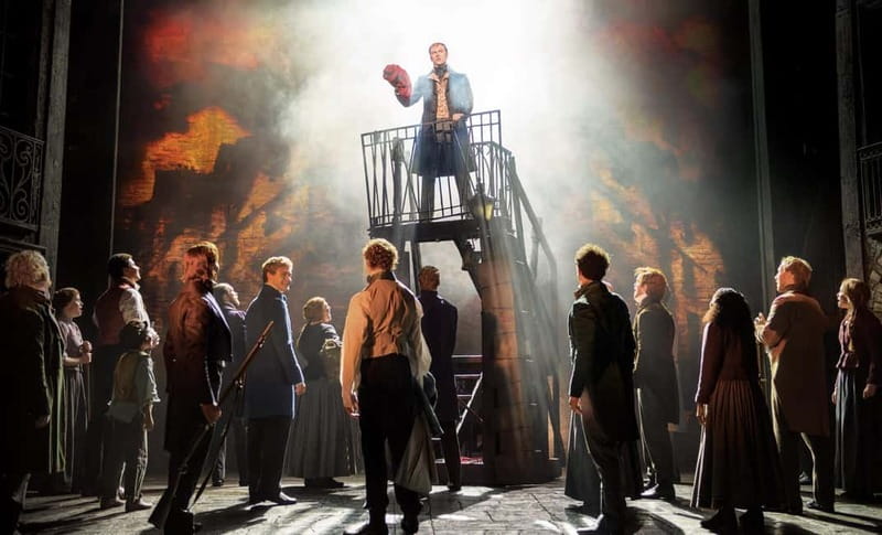 London: Les Misérables and 3-Course Meal & Sparkling Wine - Who will enjoy this evening most?