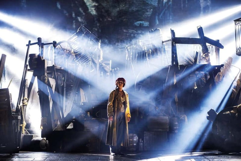 London: Les Misérables and 3-Course Meal & Sparkling Wine - Should you book the Les Misérables dinner package?