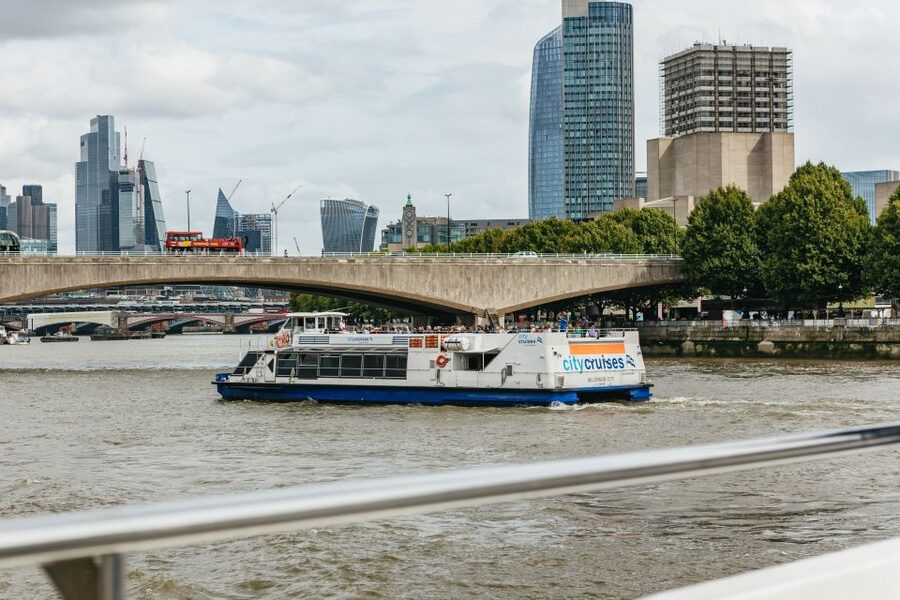 London: London Eye, River Cruise, & Hop-on Hop-off Bus Tour - The 24-hour pass suits a tight first day