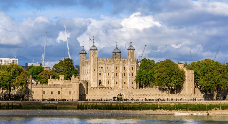 London: London Sightseeing Walking Tour with 30+ Sights - St James’s Park and the royal finale
