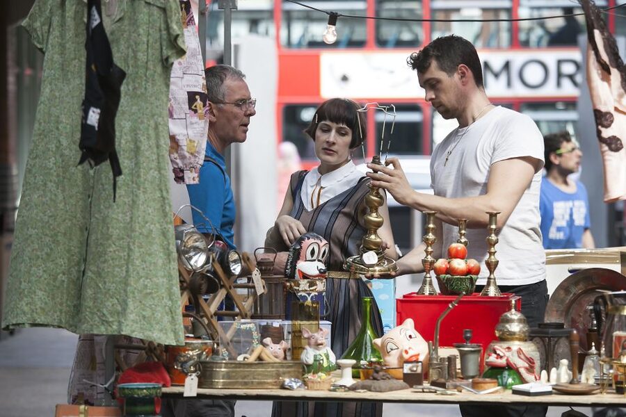 London: Markets, Street Art, and Camden Town Walking Tour - The Tube transfer makes the route possible
