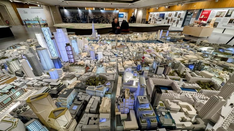 London: Modern Architecture & Building Guided Walking Tour - Crossing into the Square Mile