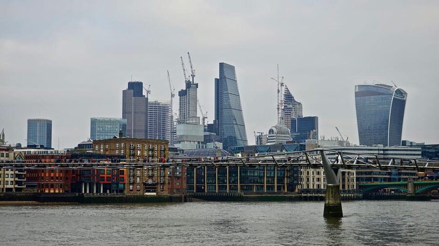 London: Modern Architecture & Building Guided Walking Tour - Finishing at the NLA and seeing London in miniature
