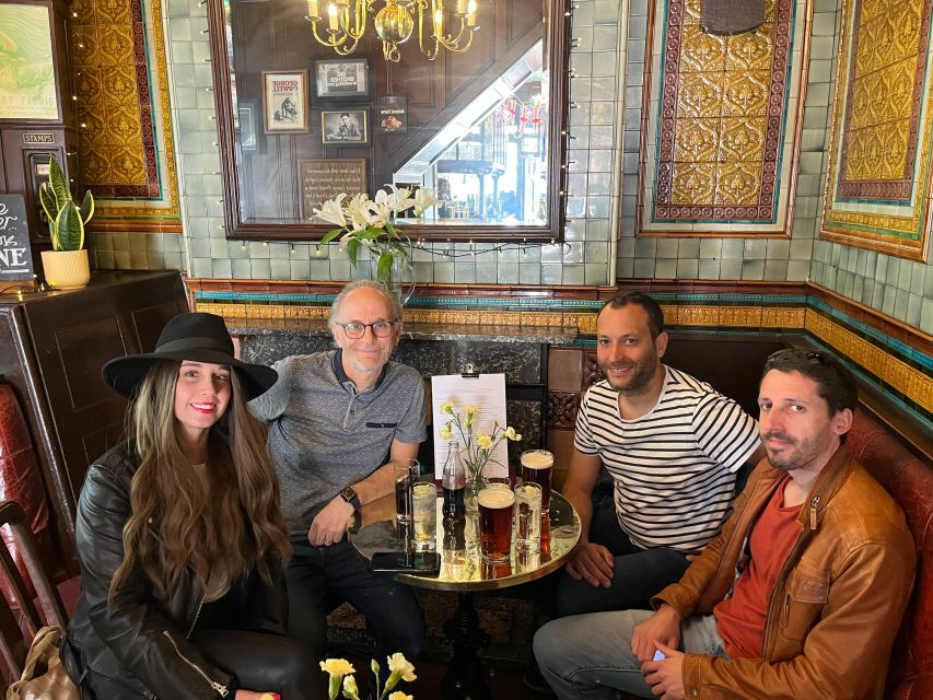 London: Music walking tour of Soho - Famous venues, John Lennon, and the Oasis photograph