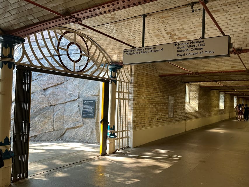 London: Natural History Museum Private Guided Tour - Is $134 good value for up to six people?