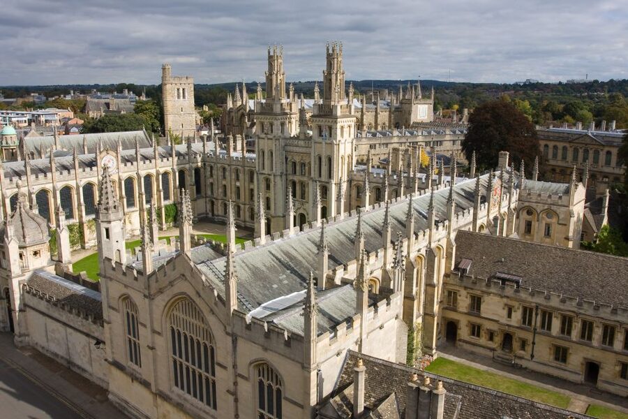 London: Oxford, Stratford, Cotswolds, and Warwick Day Trip - Why the guides receive so much credit