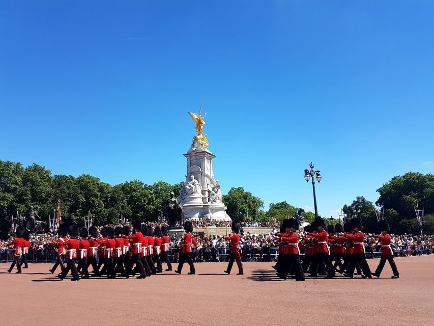London: Palaces and Parliament Walking Tour - Buckingham Palace and the Changing of the Guard