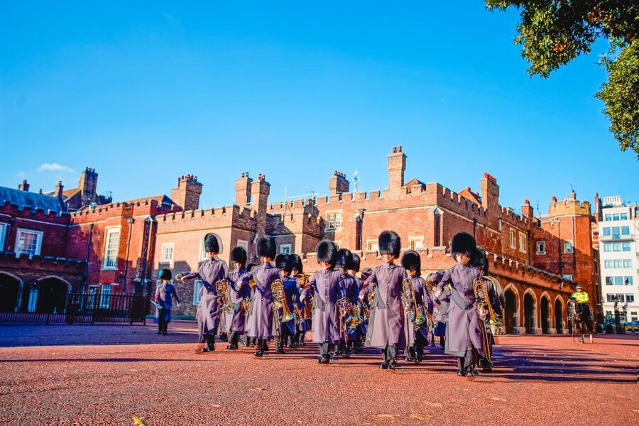 London: Palaces and Parliament Walking Tour - Meeting at the Ritz and entering the royal parks