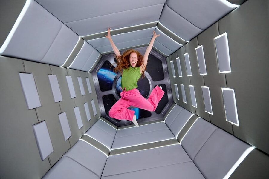 London: Paradox Museum Entry Ticket - Throne Room: Play With Size and Status