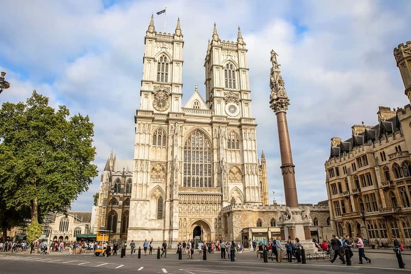 London Pass® - Save up to 50% on Tickets to 100+ Attractions - Sightseeing by Big Bus and Thames Clippers