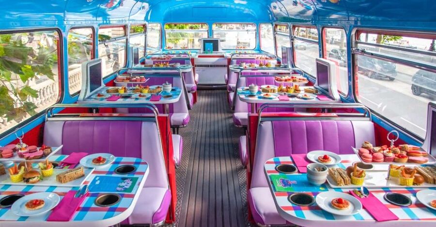 London: Peppa Pig Bus Tour with Entertainment - Choosing between the upper and lower decks