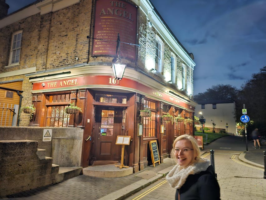 London: Pilgrims and Pirates Historical Pub Tour - The Thames Tunnel and the route beneath the river