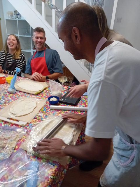 London: Pizza Making Cookery Class - Practical planning before you book