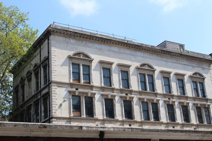 London: Private 3-Hour Sherlock Locations Tour by Black Taxi - 221B Baker Street: the address that is not quite what it seems