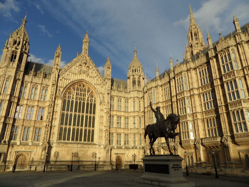 London: Private Chauffeur-Driven Sightseeing Tour - A private way to get your London bearings