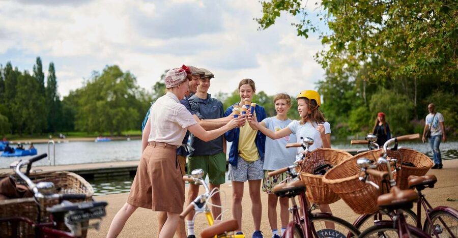 London: Private Family Guided Bike Tour with Childseats - Key points about this family bike ride