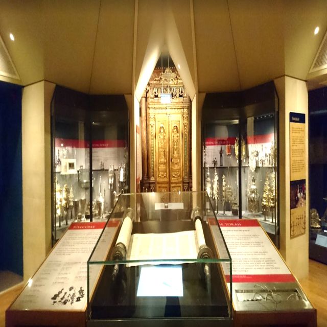 London Private Jewish History, Synagogues and Holocaust Tour - Walking Conditions and Meeting-Day Advice