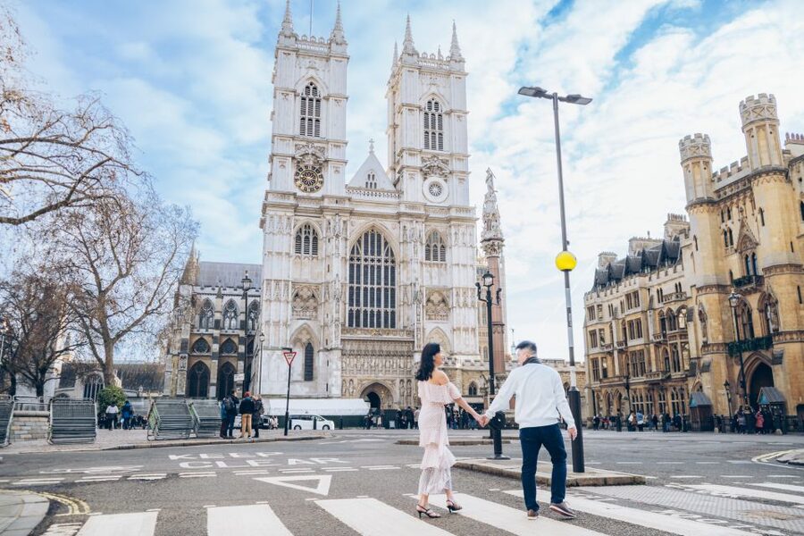 London: Private Photo Session in Westminster - The London Eye adds a more open backdrop