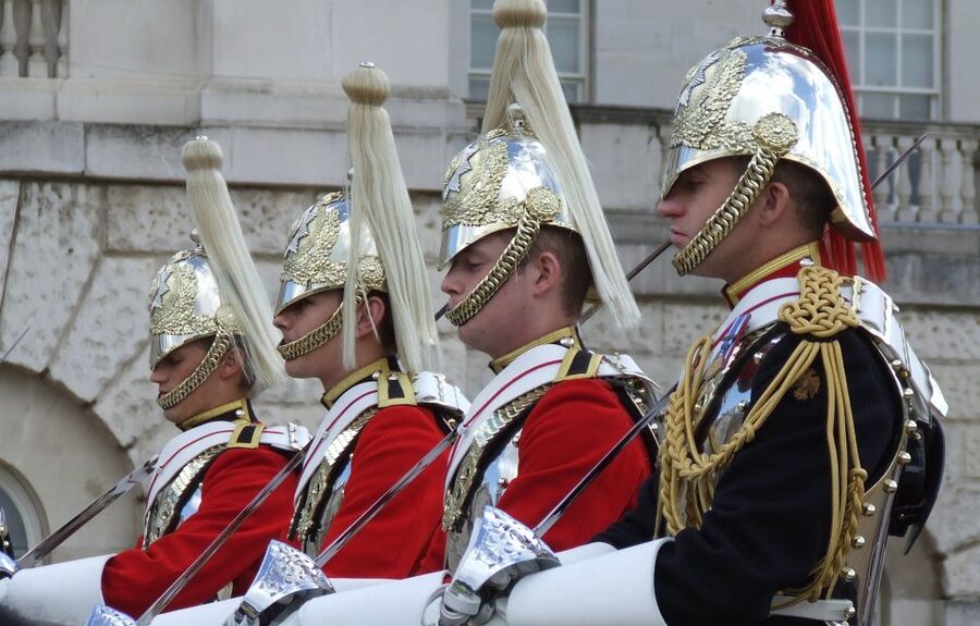 London: Private Royal Tour with Changing of the Guard - Watching the Changing of the Guard