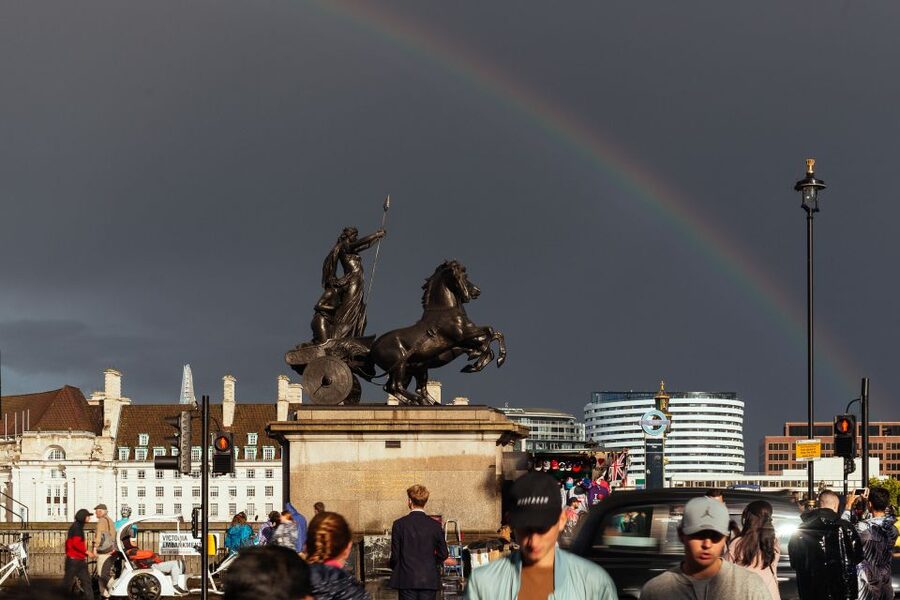 London: Private Tour with Locals – Highlights & Hidden Gems - The lesser-known side of the city