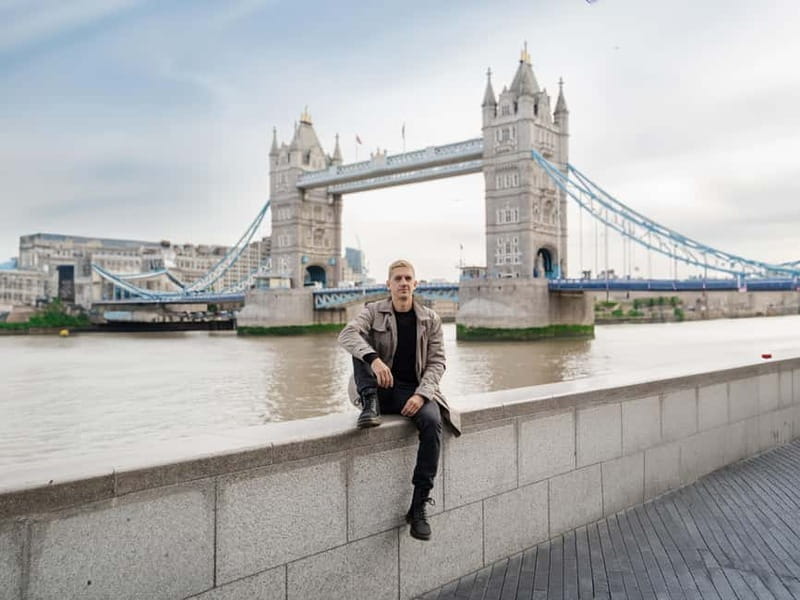 London: Private travel vacation photoshoot -Romantic Special - Posing help for people who dislike posing