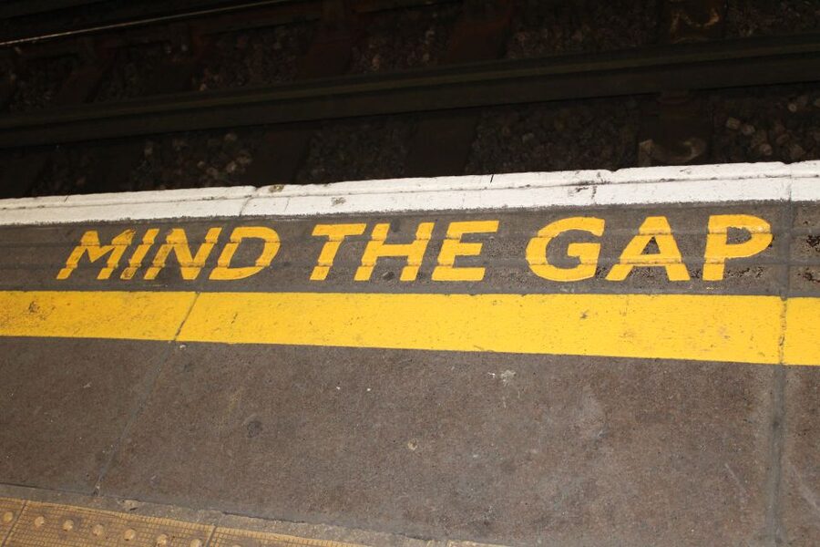London: Private Underground and Tube Tour - The Circle line question that once mattered