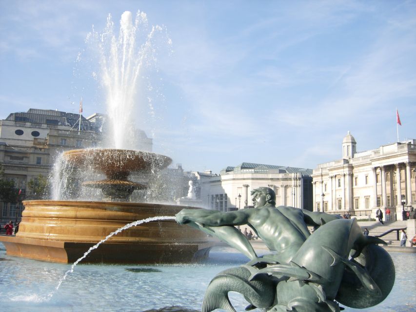 London: Private Walking Sightseeing Tour - St. James’s Park adds breathing room