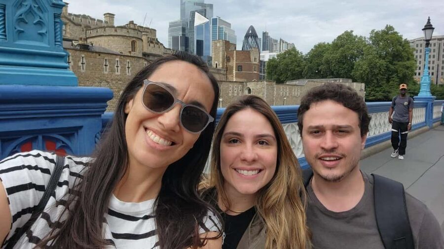 London Private Welcome Tour with a Local Guide - Getting your first London bearings on foot