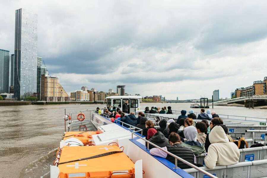 London: River Thames Hop-On Hop-Off Sightseeing Cruise - Starting at Westminster Pier beside Big Ben