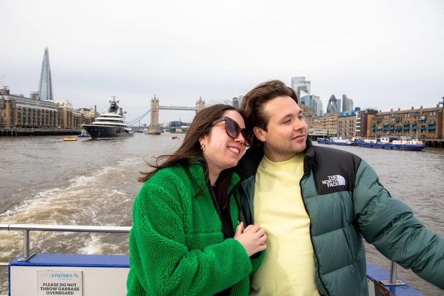 London: River Thames Hop-On Hop-Off Sightseeing Cruise - Tate Modern, Shakespeare’s Globe, and St. Paul’s Cathedral