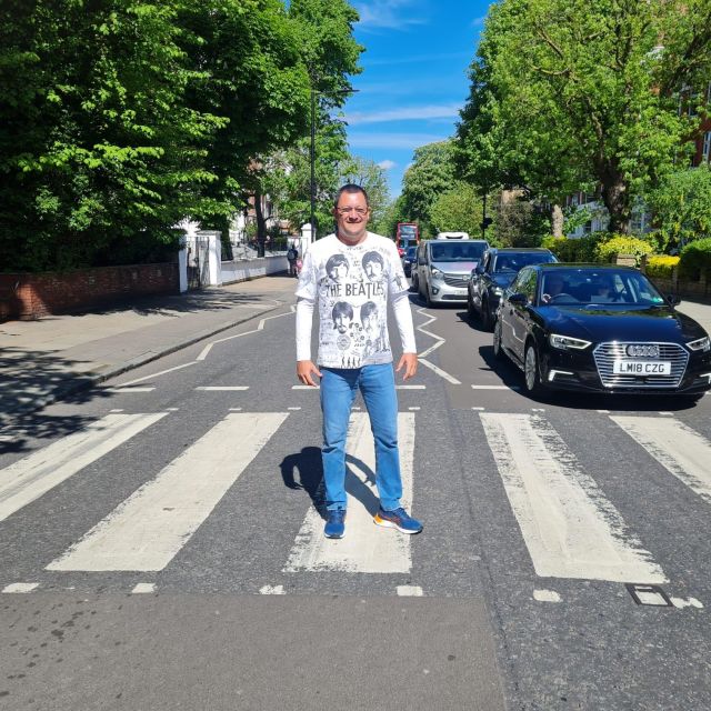 London: Rock N Roll Beatles Private Black Cab Tour - Savile Row and the Beatles’ final live performance