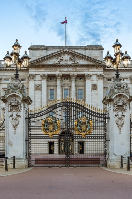 London Royal Tour - Buckingham Palace Entry - 12 guests 2,5h - Key points to know before booking