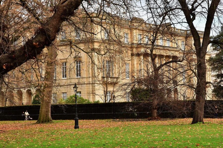 London Royal Tour - Buckingham Palace Entry - 12 guests 2,5h - Green Park and the route to Buckingham Palace