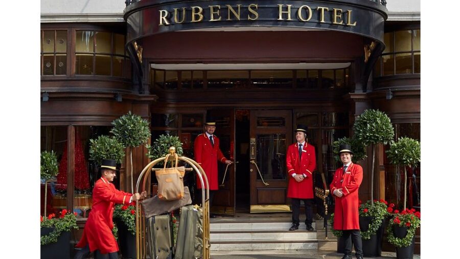 London: Royal Tour with Afternoon Tea at the Rubens - Buckingham Palace and the ceremony of pomp