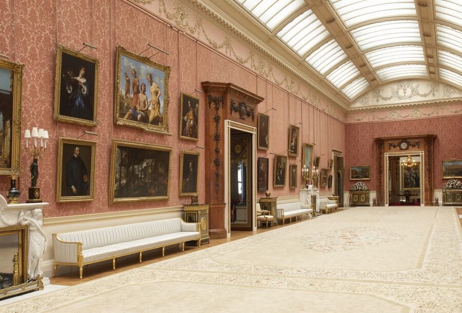 London: Royal Walking Tour and Buckingham Palace Audio Tour - Practical tips for a smoother morning