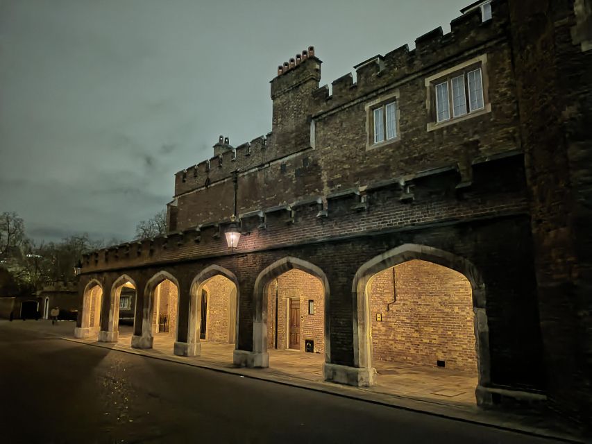 London : Royal Westminster By Night Walking Tour - St. James’s Palace and the royal park