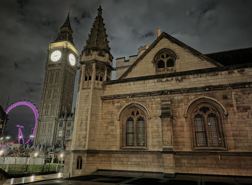 London : Royal Westminster By Night Walking Tour - What the guide adds to a short walking tour