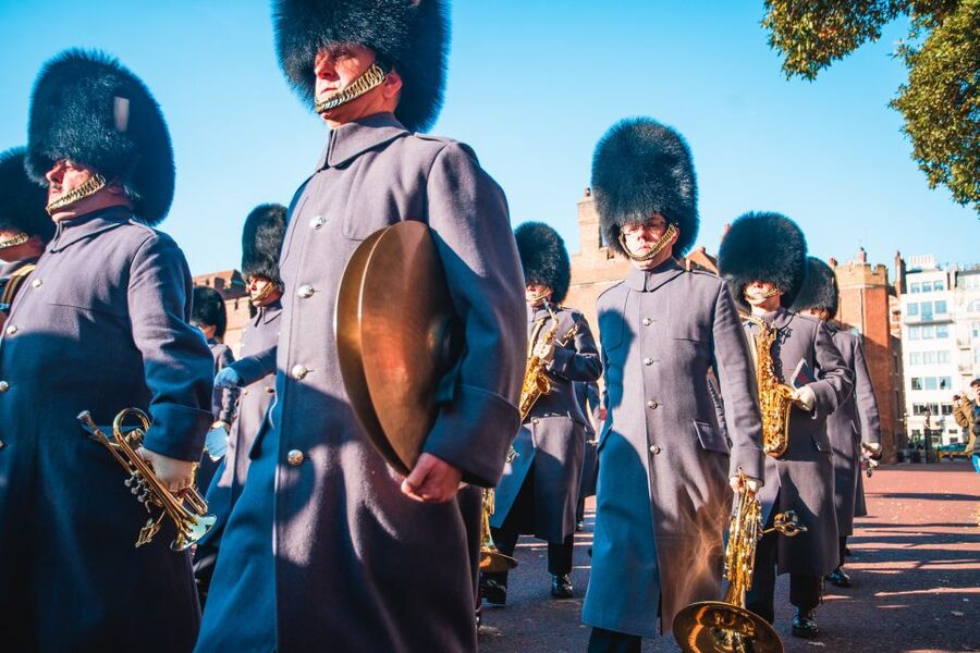 London: Royalty Walking Tour with Changing of The Guard - Buckingham Palace and the guard ceremony