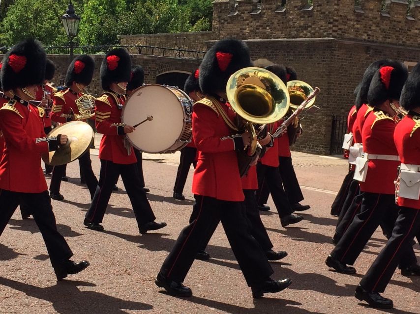 London: Royalty Walking Tour with Changing of The Guard - Downing Street and the road to Parliament