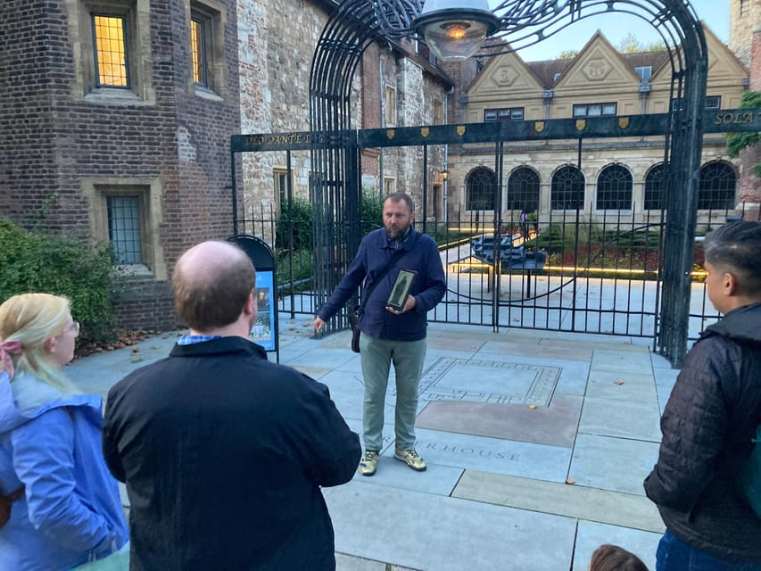 London's Ghosts & Gruesome Past Nighttime Walking Tour - Smithfield Market and public executions