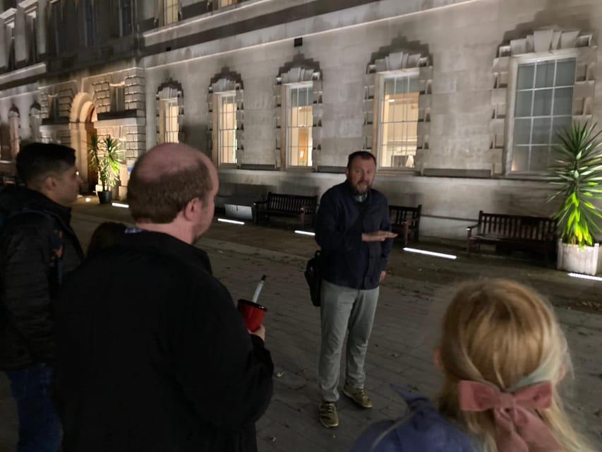 London's Ghosts & Gruesome Past Nighttime Walking Tour - The William Wallace Memorial and a Scottish freedom fighter