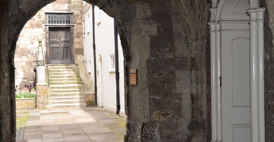 London's Hidden Treasures Tours by Black Taxi Cab - Roman baths and a pavement from ancient London