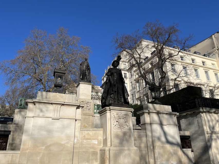 London’s Royal Family and Changing of the Guard Tour - Spencer House and Pall Mall: the first royal connections