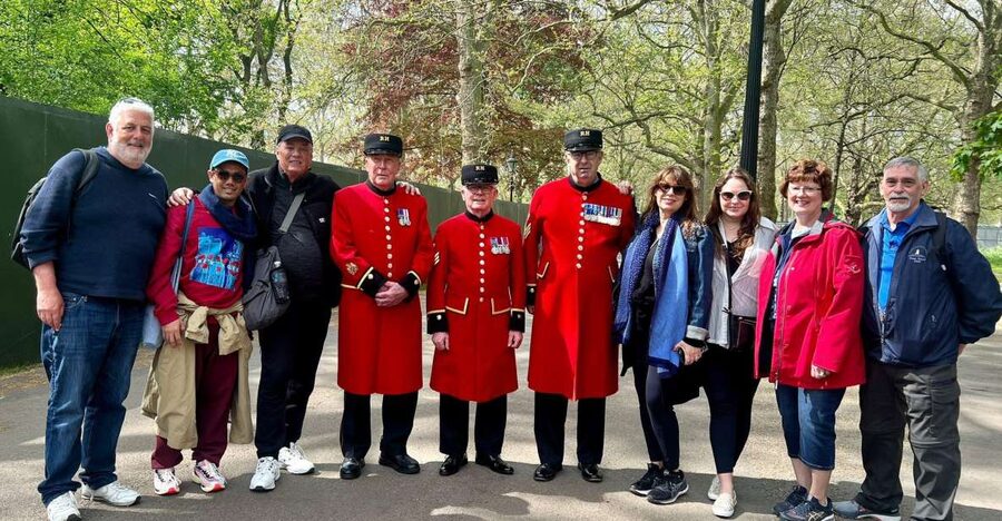 London’s Royal Family and Changing of the Guard Tour - St. James’s Park and its famous birds