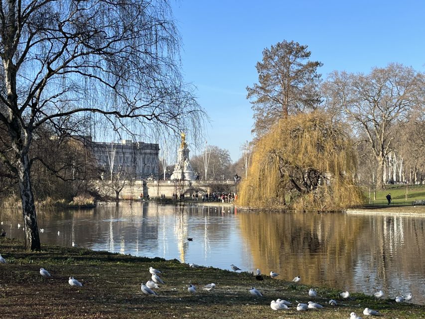 London’s Royal Family and Changing of the Guard Tour - Memorials, monuments, and the royal public image