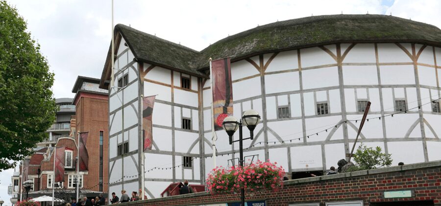 London: Self-Guided History City Tour with an App - All Hallows and the Tower of London