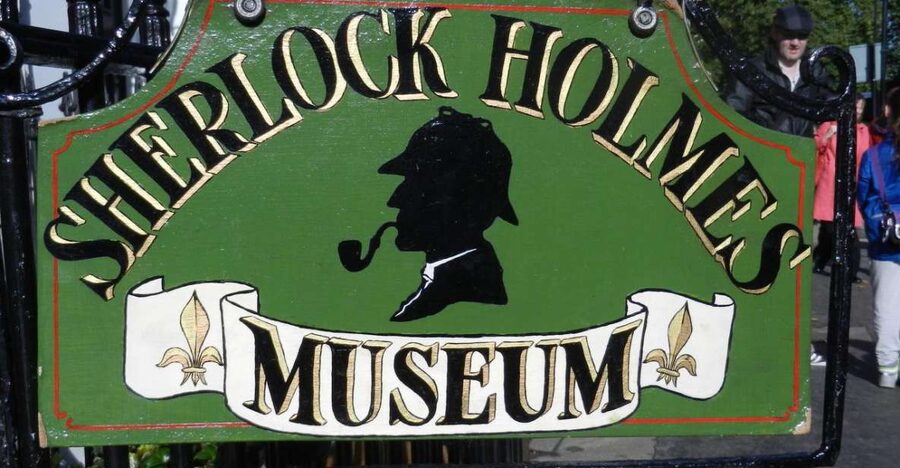 London: Sherlock Holmes Museum & Westminster Walking Tour - Inside the Sherlock Holmes Museum at 221b Baker Street