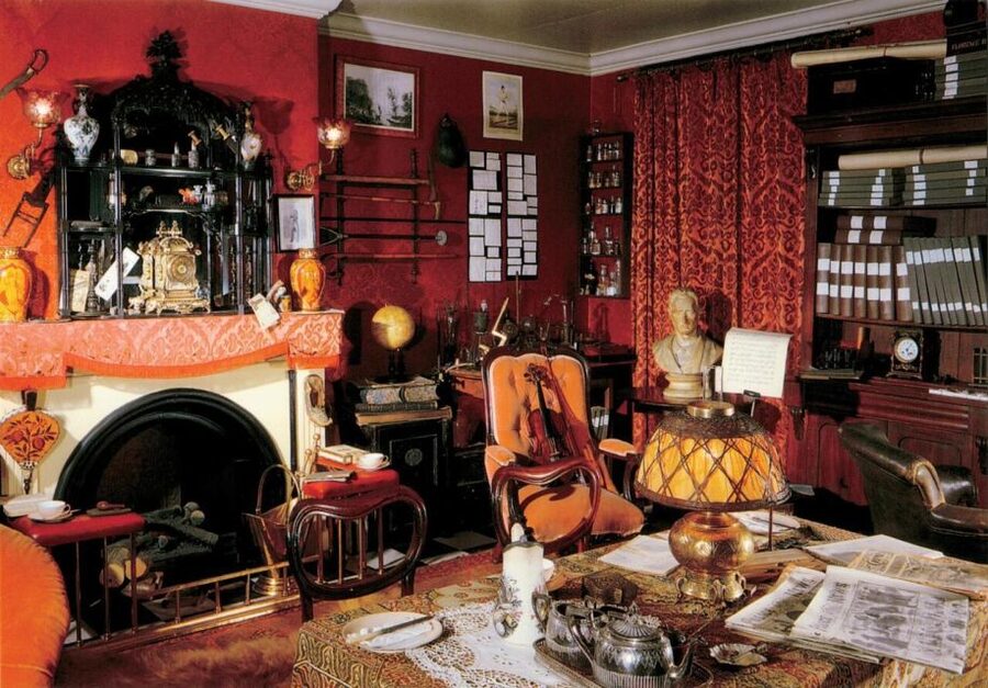 London: Sherlock Holmes Museum & Westminster Walking Tour - Buckingham Palace and the royal opening