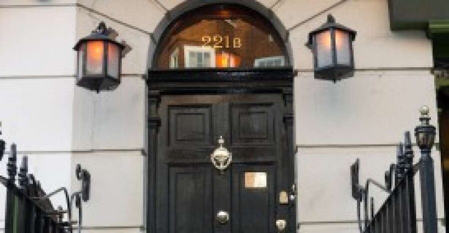 London: Sherlock Holmes Tour by Black Cab - Scotland Yard and the real London police story